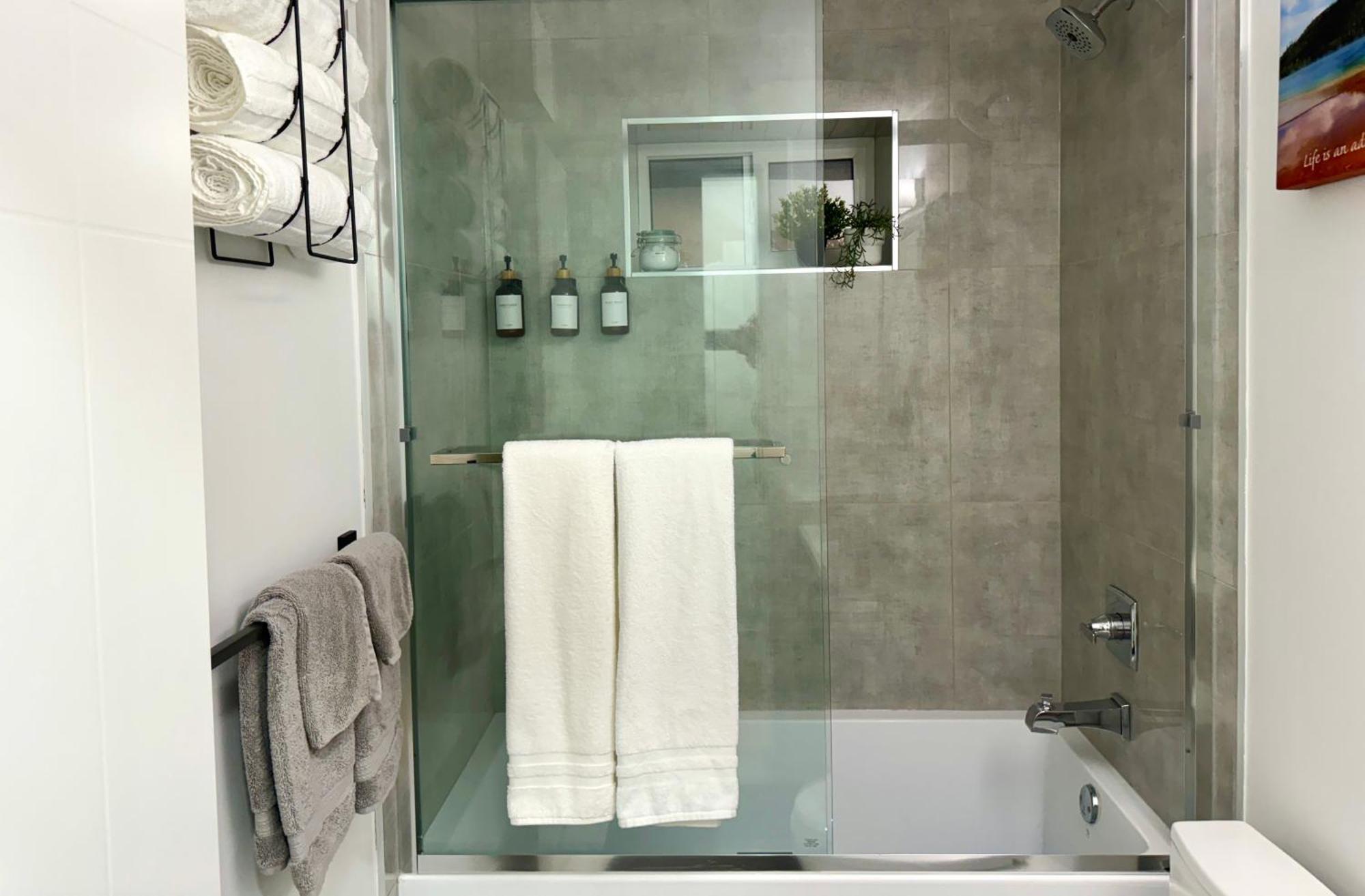 The Sunset Haven- Cozy 2Br Basement Suite Near White Rock Surrey Luaran gambar
