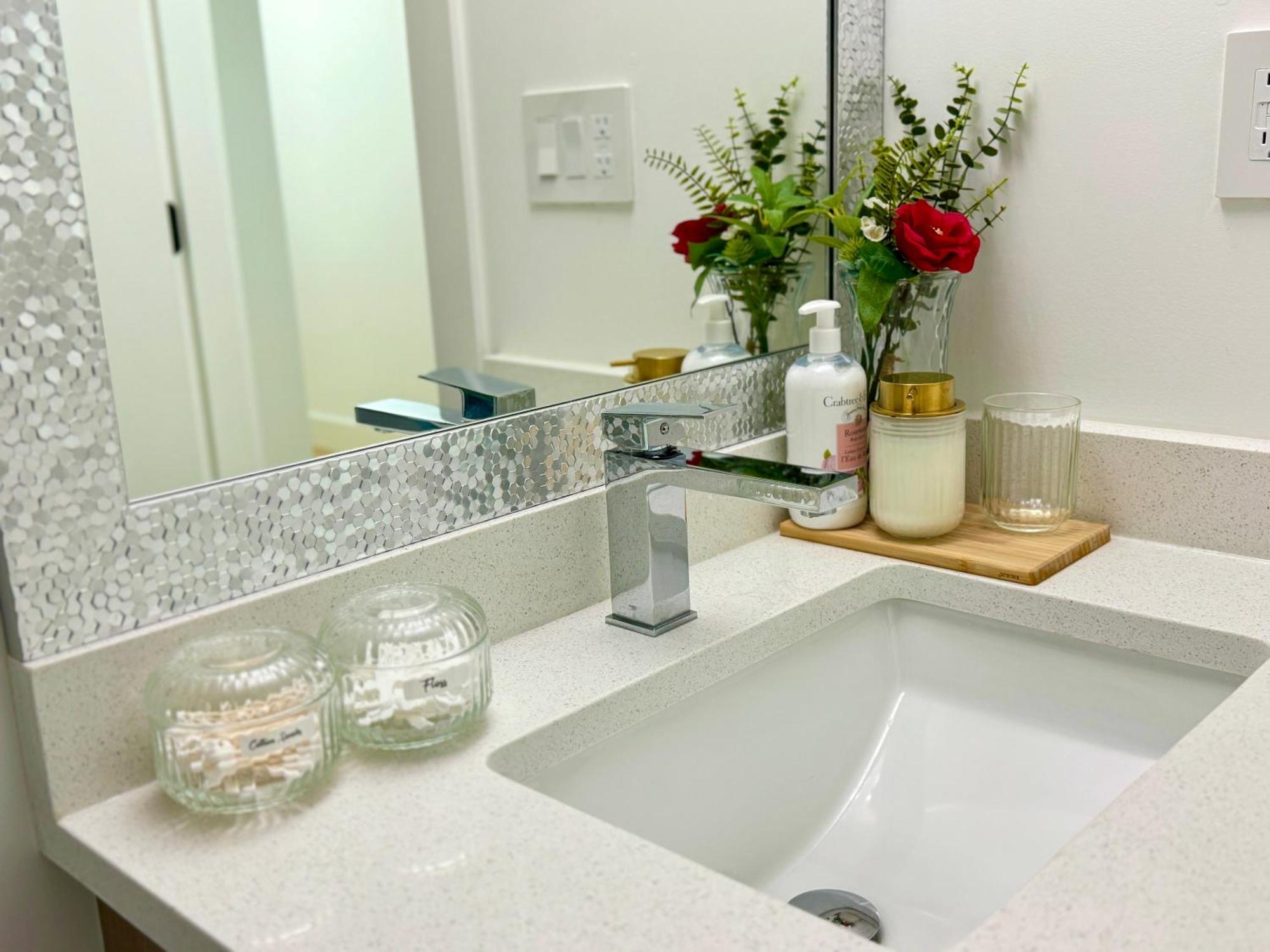The Sunset Haven- Cozy 2Br Basement Suite Near White Rock Surrey Luaran gambar