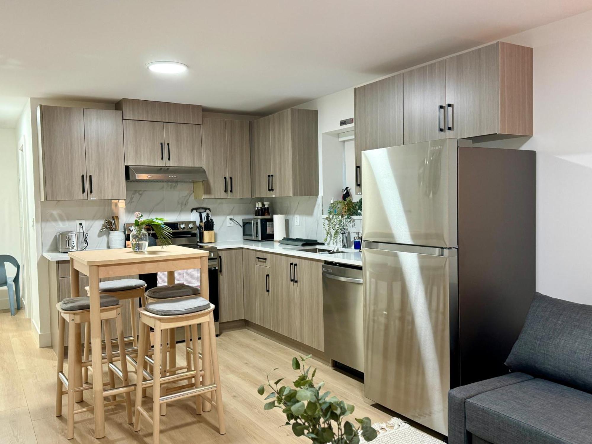 The Sunset Haven- Cozy 2Br Basement Suite Near White Rock Surrey Luaran gambar