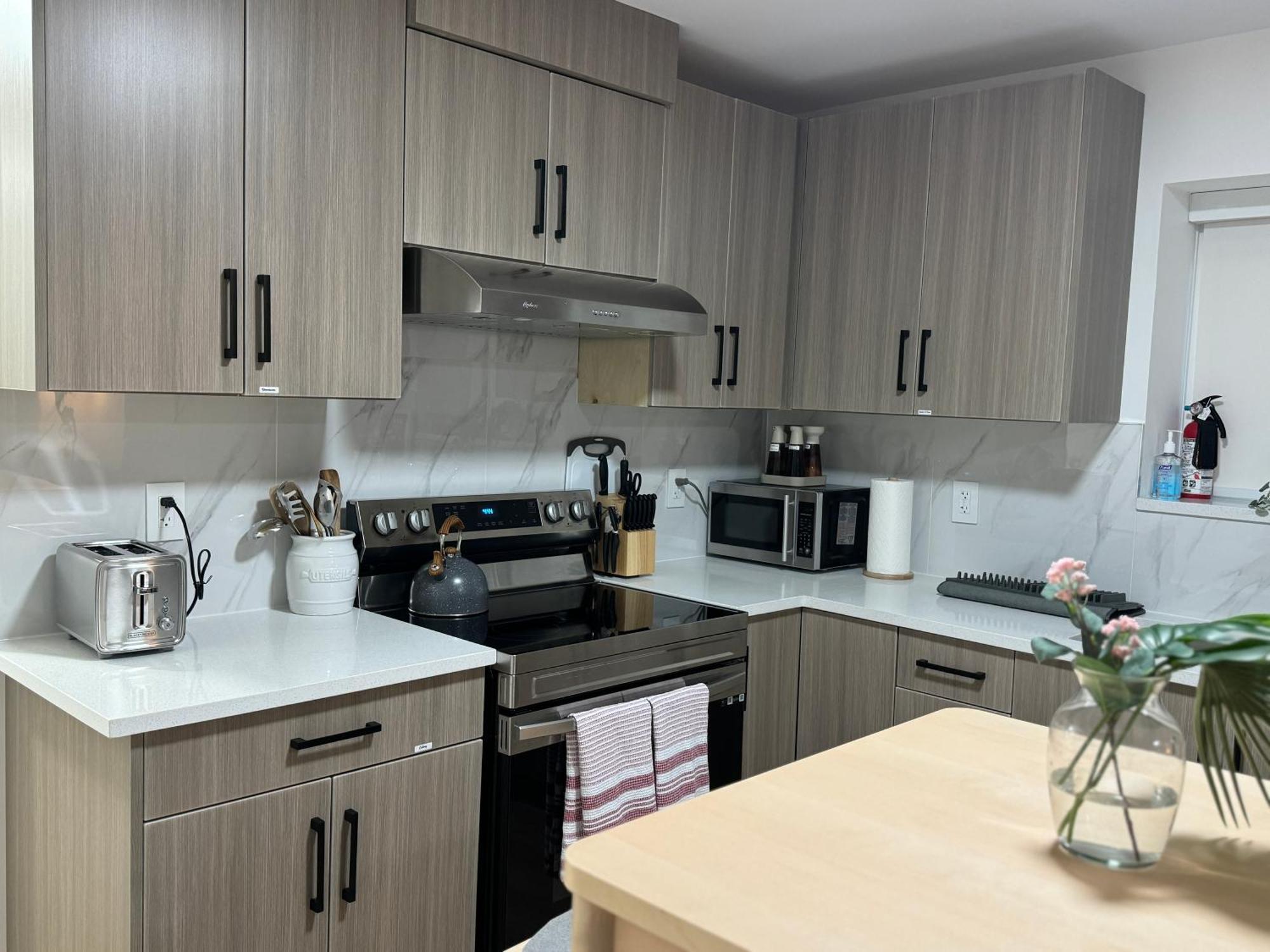 The Sunset Haven- Cozy 2Br Basement Suite Near White Rock Surrey Luaran gambar