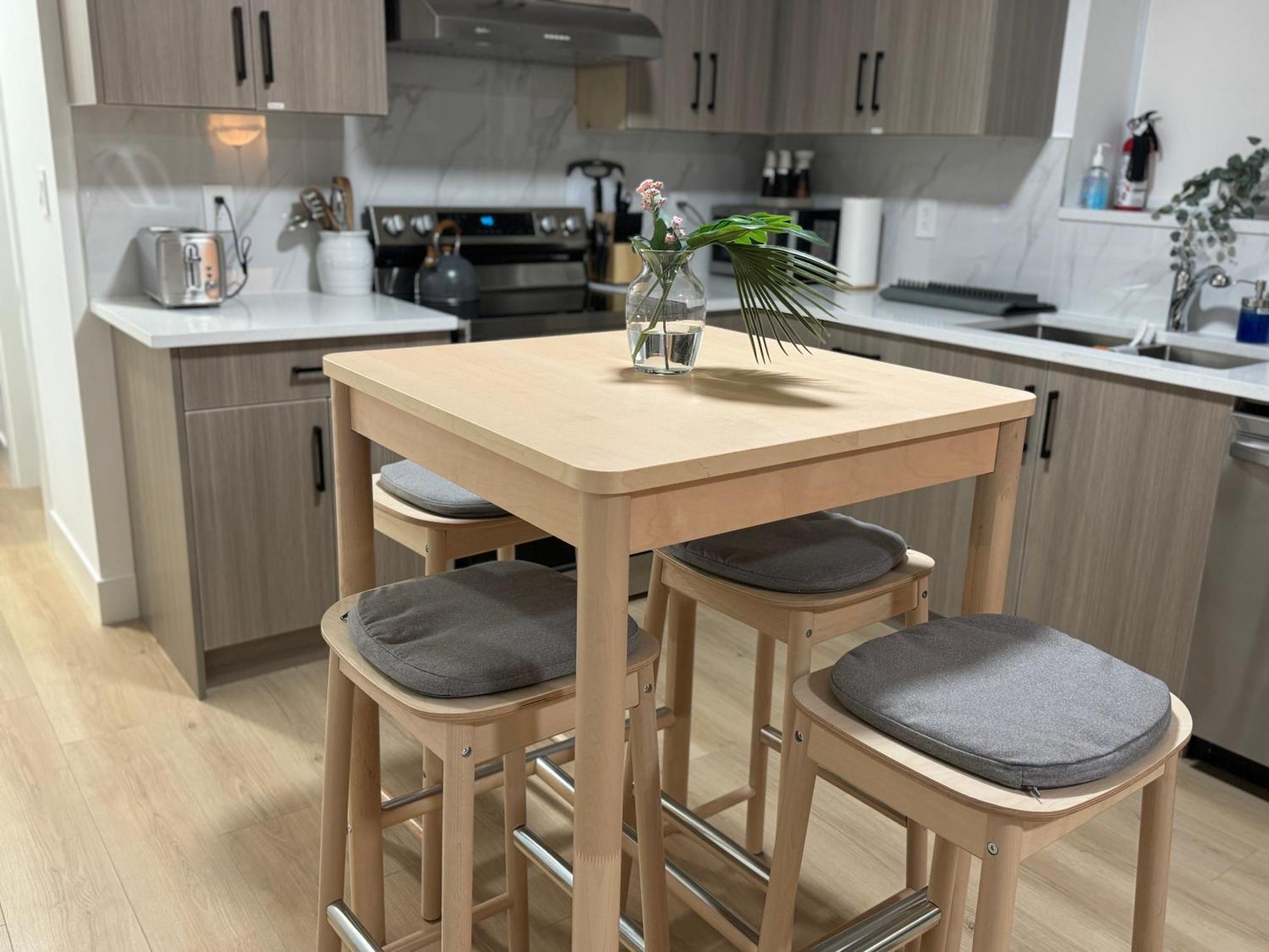The Sunset Haven- Cozy 2Br Basement Suite Near White Rock Surrey Luaran gambar