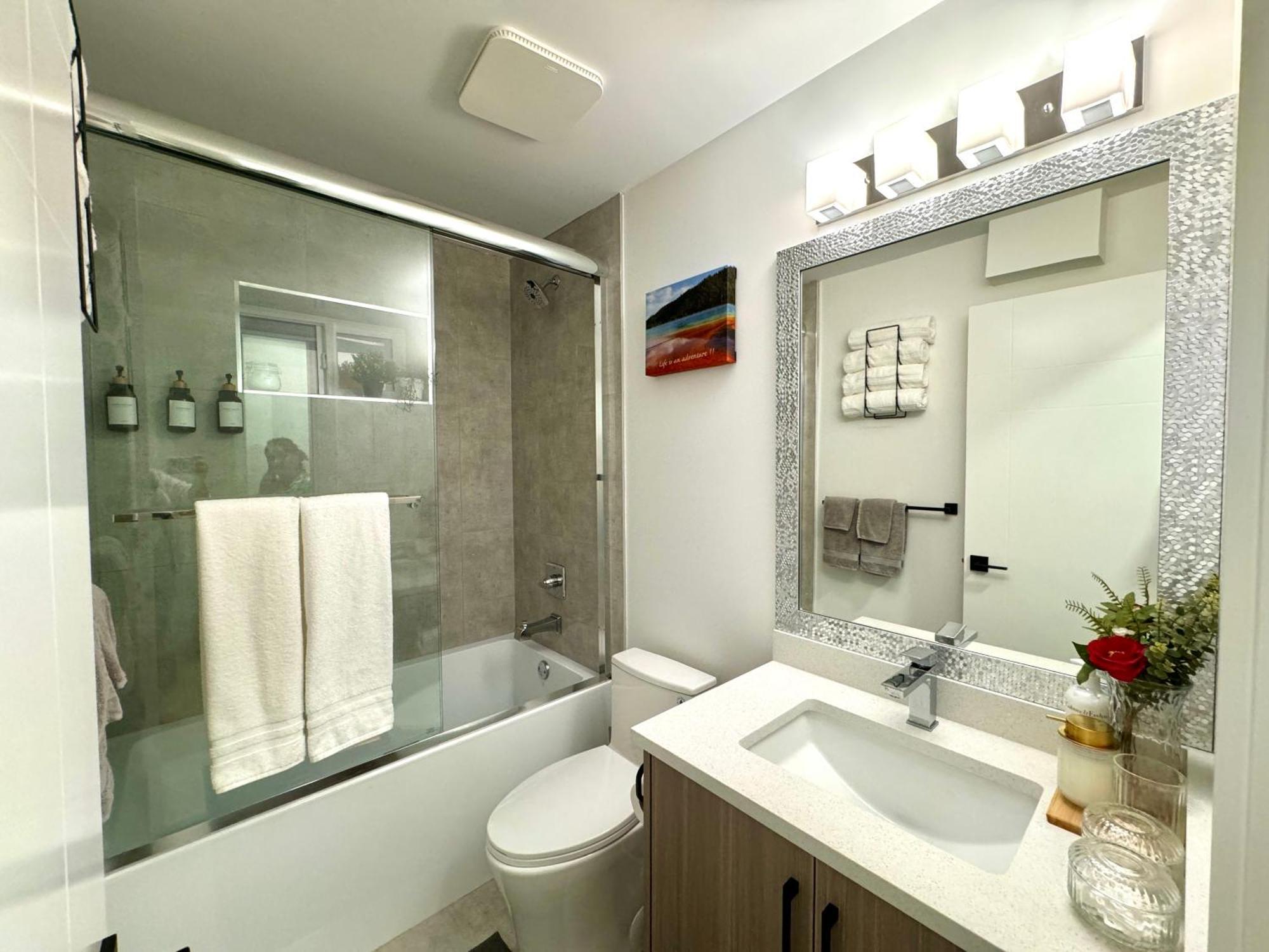 The Sunset Haven- Cozy 2Br Basement Suite Near White Rock Surrey Luaran gambar